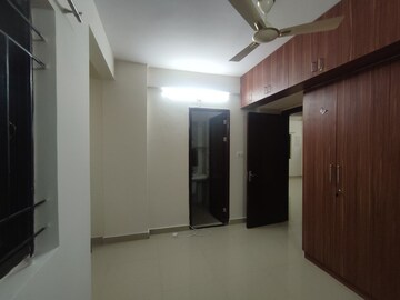 Room in 2 BHK Apartment at Whitestone Landmark, Kr Puram – for Rent