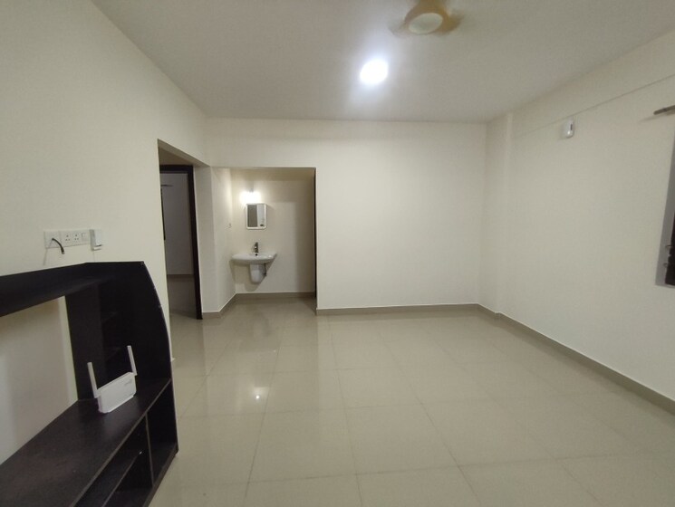 Room, whitestone-landmark 2 Bedroom 1100 Sq.Ft. Apartment In Kr Puram Bangalore 8960288