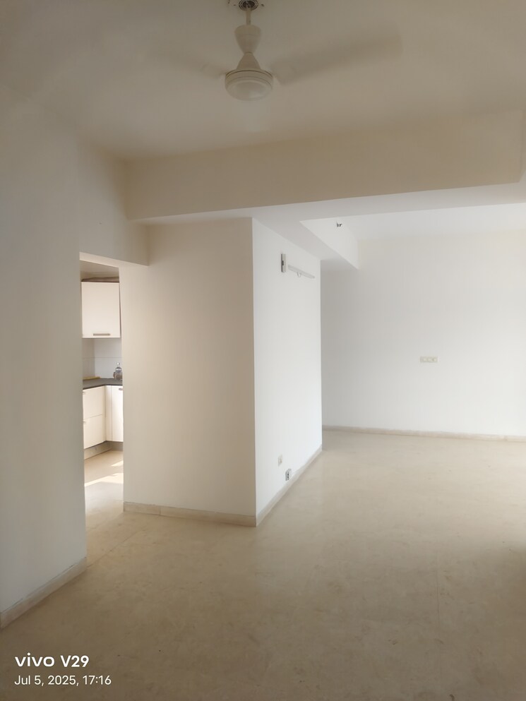 Room, emaar-the-palm-drive-the-premier-terraces 4 Bedroom 4050 Sq.Ft. Penthouse In Sector 66 Gurgaon 8960372