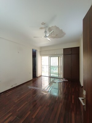 Room in 2 BHK Apartment at Apex Athena, Sector 75 – for Sale