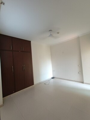 Room in 2 BHK Apartment at Apex Athena, Sector 75 – for Sale