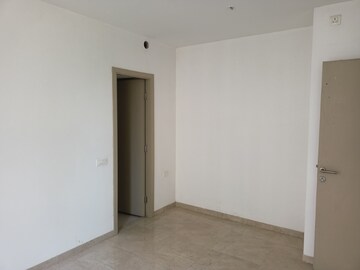 Room in 1 BHK Apartment at Hiranandani The Walk Castalia, Ghodbunder Road – for Sale