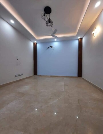 Room in 2 BHK Apartment at Saket – for Rent