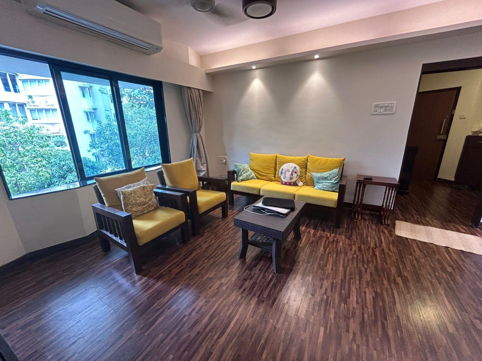 3 BHK + Servant Room Apartment For Rent in Malabar Hills