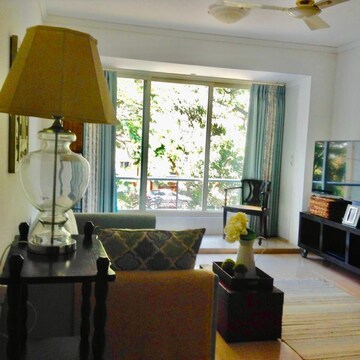 Team Area in 4 BHK Apartment at Raheja Sunkist, Mount Mary – for Rent