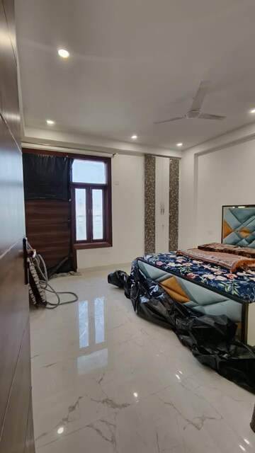 Bedroom in 3 BHK Builder Floor at Palm Residency Chhatarpur, Chattarpur – for Rent