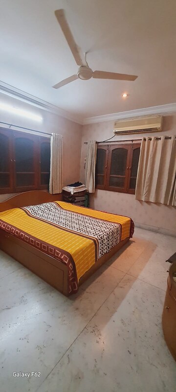 Bedroom in 5 BHK Independent House at Ramdaspeth – for Rent