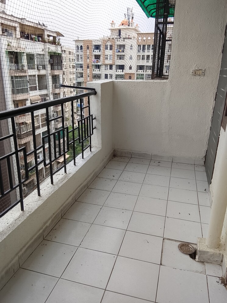 Balcony, amrapali-royal 4 Bedroom 1668 Sq.Ft. Apartment In Vaibhav Khand Ghaziabad 8960515