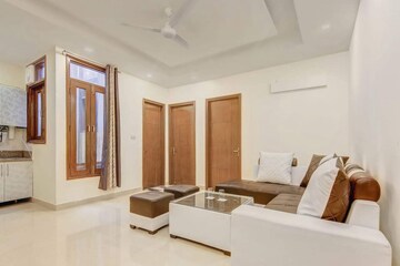 Living Room in 2 BHK Builder Floor at Palm Residency Chhatarpur, Chattarpur – for Rent