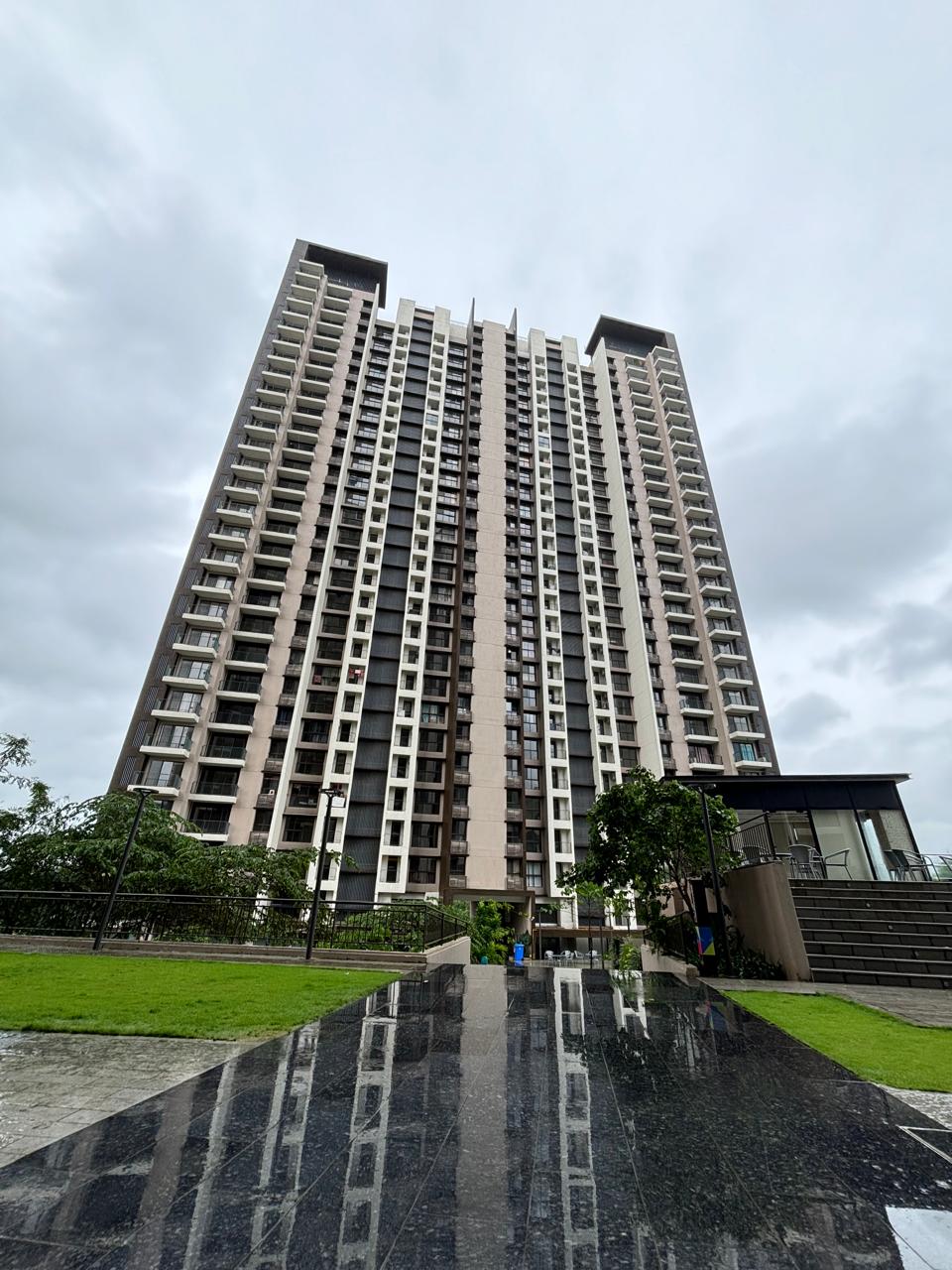 2 BHK + Study Room Apartment For Rent in Godrej City