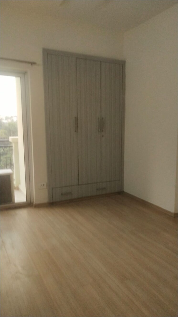 Room, moti nagar 3 Bedroom 1675 Sq.Ft. Apartment In Moti Nagar Delhi 8960540