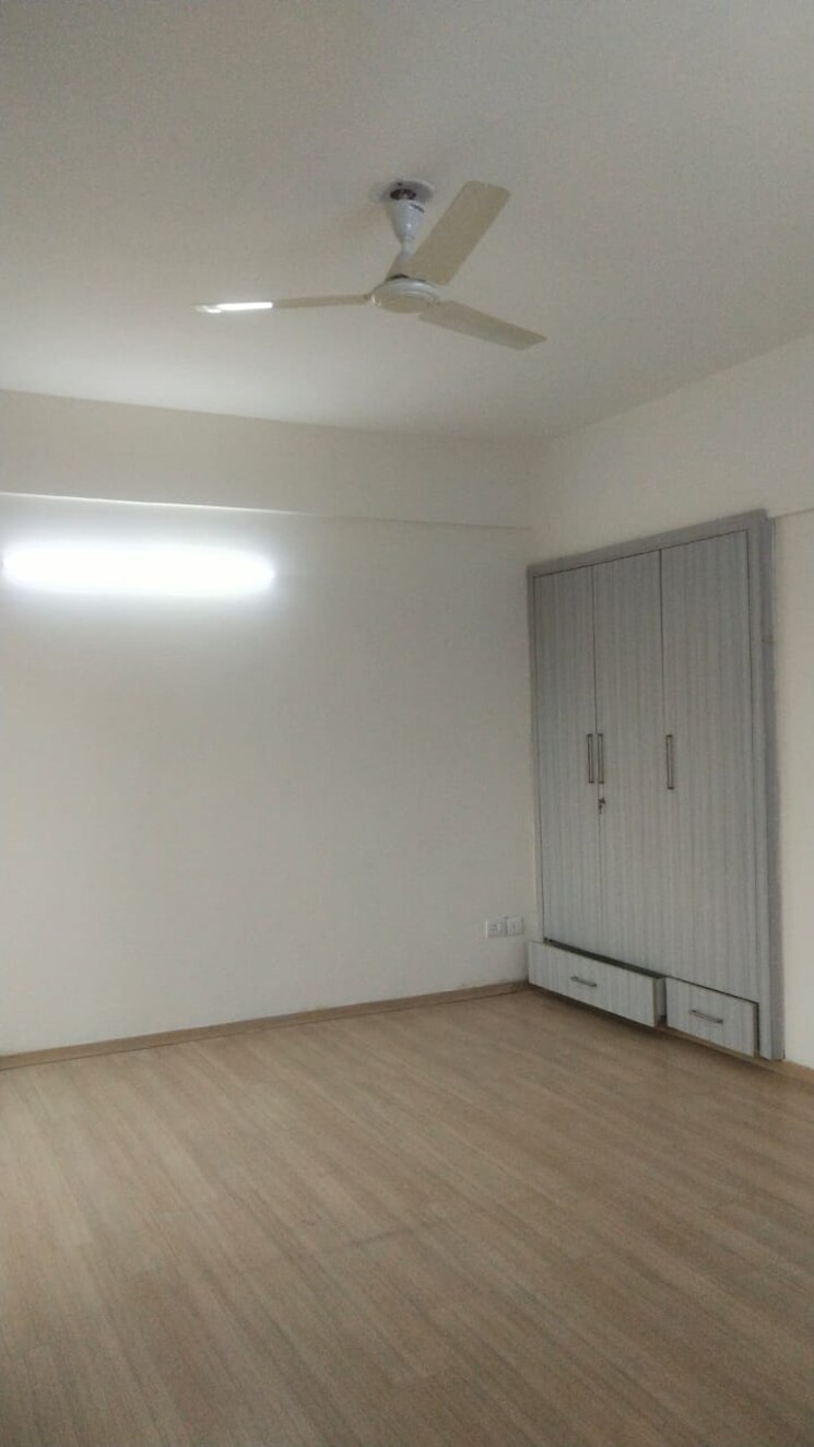 Room, moti nagar 3 Bedroom 1675 Sq.Ft. Apartment In Moti Nagar Delhi 8960540