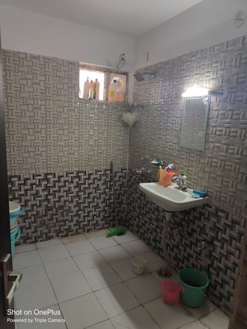 Bathroom in 3.5 BHK Apartment at Gomti Nagar – for Rent