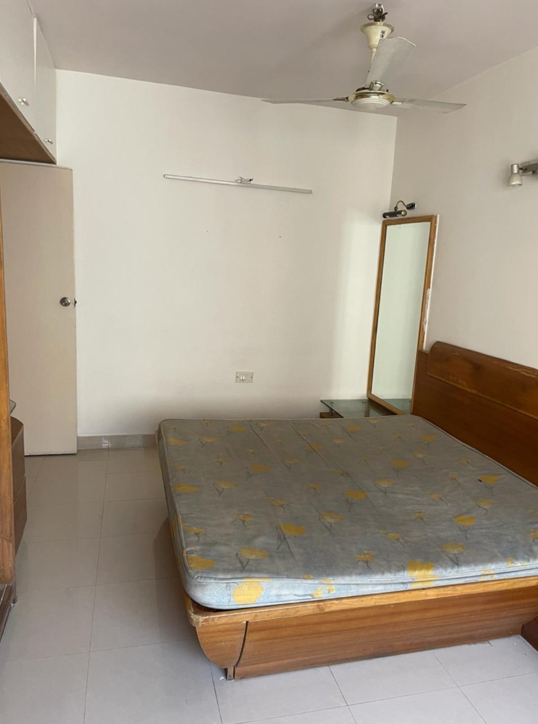 2 BHK + Extra Room 810 Sq.Ft. Apartment in Dynamic Crest