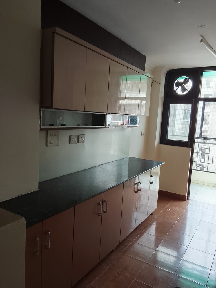 Kitchen, amrapali-royal 4 Bedroom 1668 Sq.Ft. Apartment In Vaibhav Khand Ghaziabad 8960603