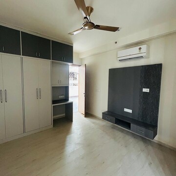 Room in 3 BHK Apartment at M3M Heights, Sector 65 – for Rent