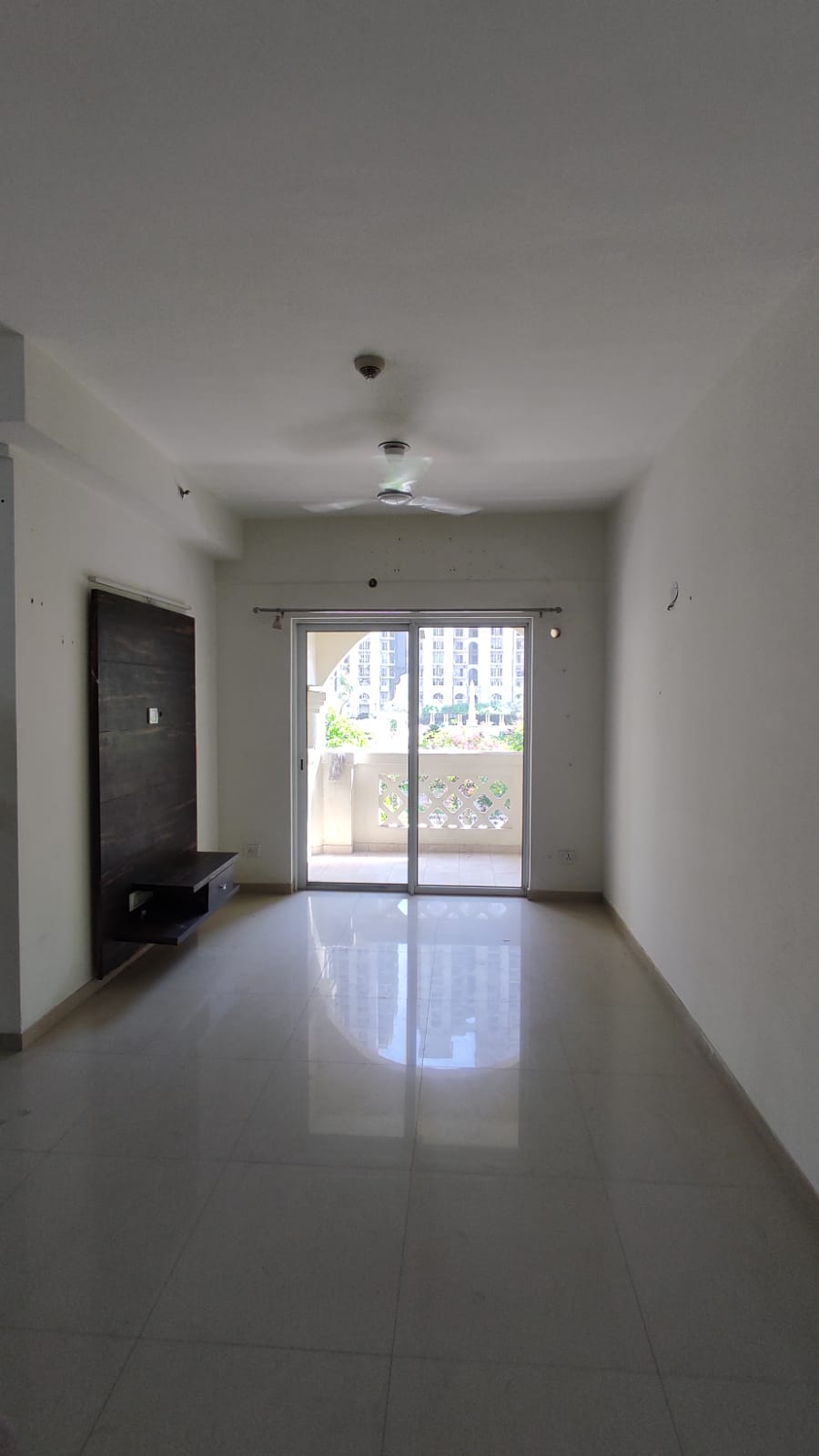 3 BHK Apartment For Rent in Dlf Capital Greens Moti N