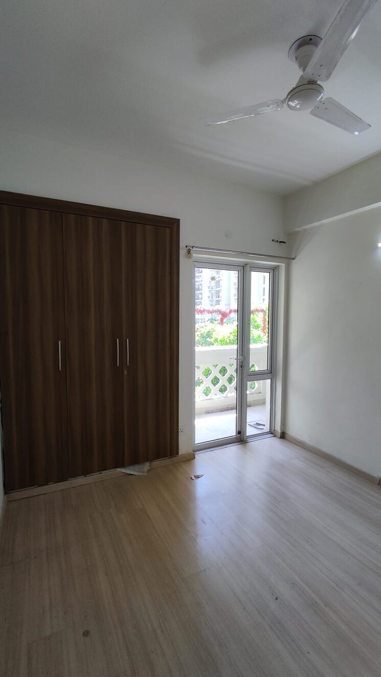 Room, moti nagar 3 Bedroom 1637 Sq.Ft. Apartment In Moti Nagar Delhi 8960595