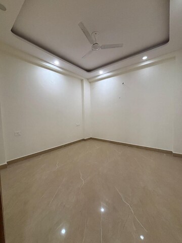 Room in 3 BHK Builder Floor at Palm Residency Chhatarpur, Chattarpur – for Rent