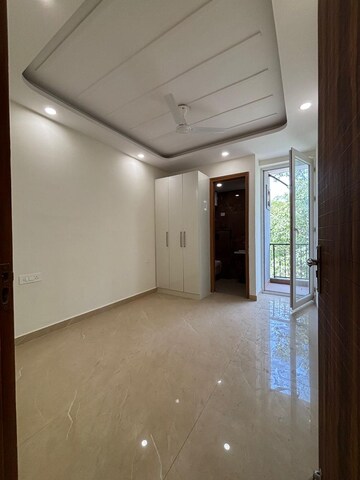 Room in 3 BHK Builder Floor at Palm Residency Chhatarpur, Chattarpur – for Rent