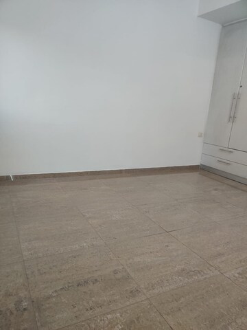 Room in 3 BHK Apartment at Gulshan GC Grand, Vaibhav Khand – for Rent