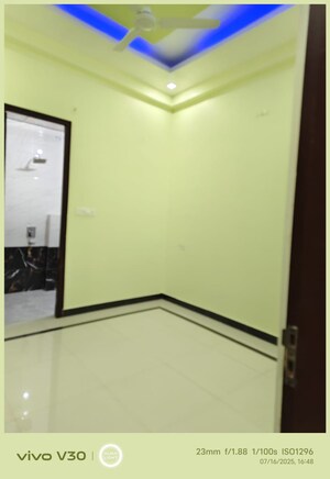 Room in 6 BHK Independent House at Gomti Nagar – for Sale