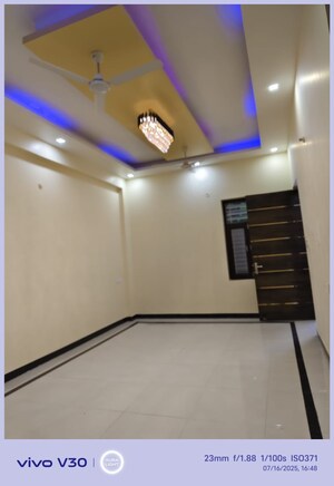 Room in 6 BHK Independent House at Gomti Nagar – for Sale