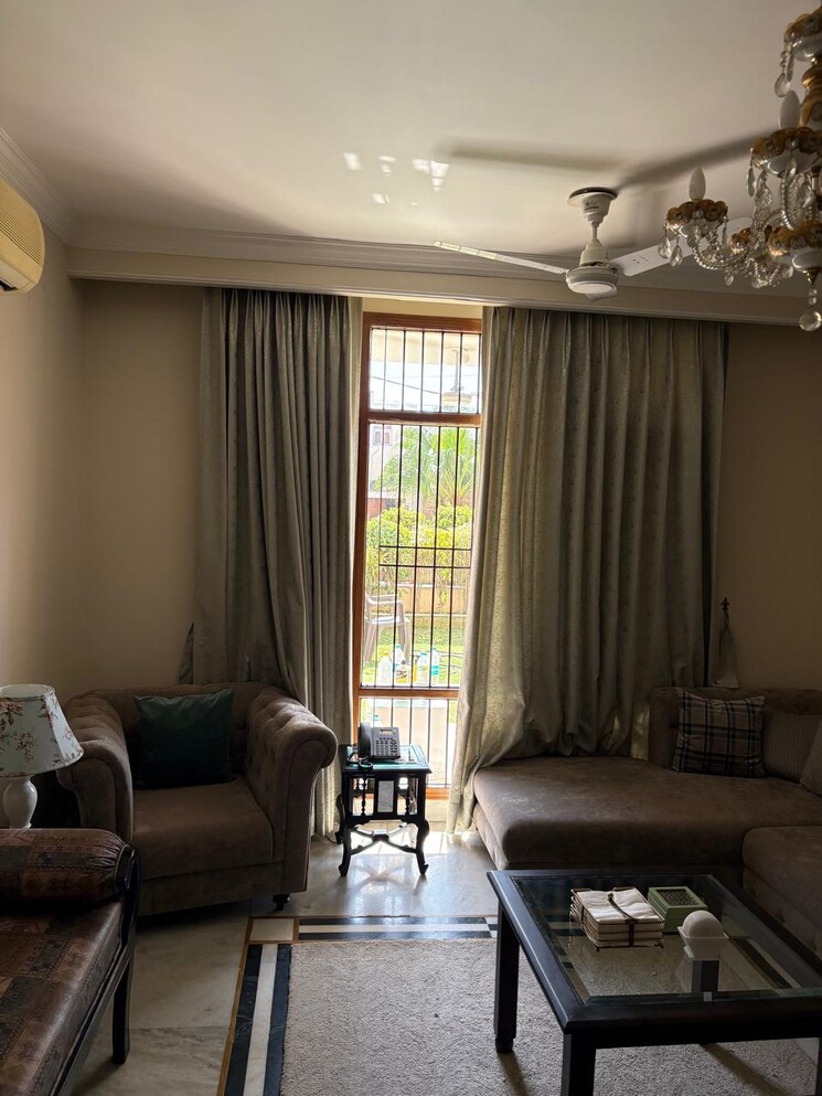 Living Room, sector 35 3 Bedroom 3300 Sq.Ft. Builder Floor In Sector 35 Chandigarh 8960650