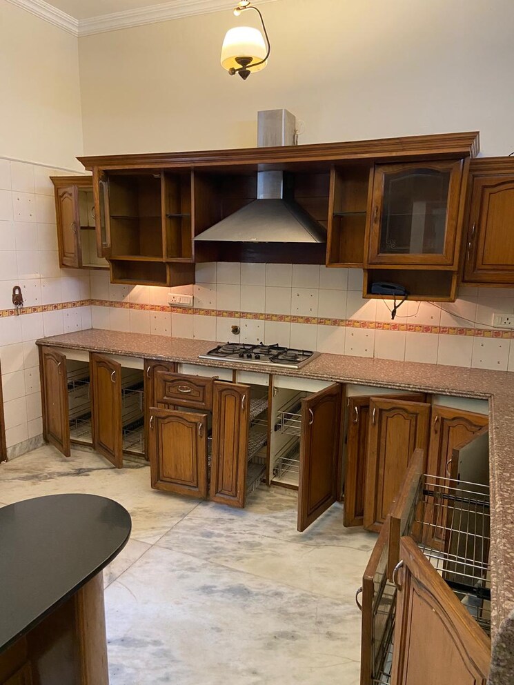 Kitchen, sector 35 3 Bedroom 3300 Sq.Ft. Builder Floor In Sector 35 Chandigarh 8960650