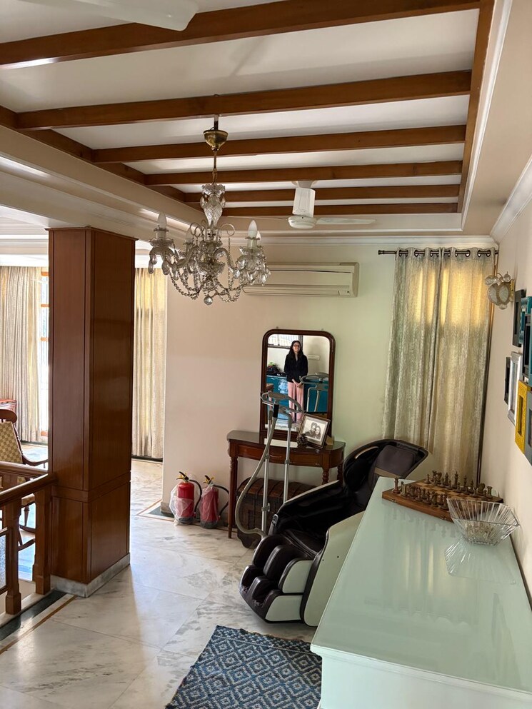 Living Room, sector 35 3 Bedroom 3300 Sq.Ft. Builder Floor In Sector 35 Chandigarh 8960650