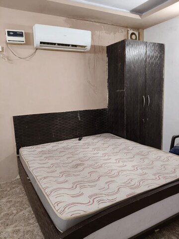 Bedroom in 1 RK Builder Floor at Suncity Township Gurgaon, Sector 54 – for Rent