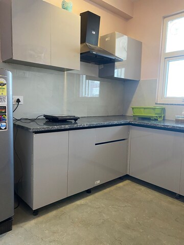 Kitchen in 1.5 BHK Builder Floor at Palm Residency Chhatarpur, Chattarpur – for Rent