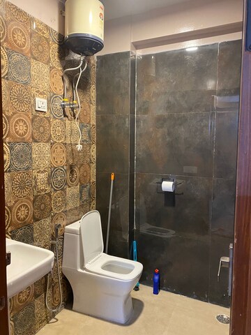 Furnished Amenities in 1.5 BHK Builder Floor at Palm Residency Chhatarpur, Chattarpur – for Rent