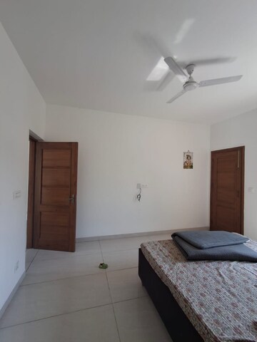 Room in 2 BHK Builder Floor at Sector 21 – for Rent