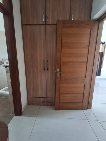 Room in 2 BHK Builder Floor at Sector 21 – for Rent