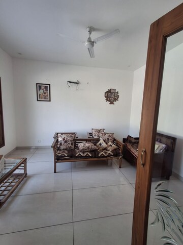 Furnished Amenities in 2 BHK Builder Floor at Sector 21 – for Rent