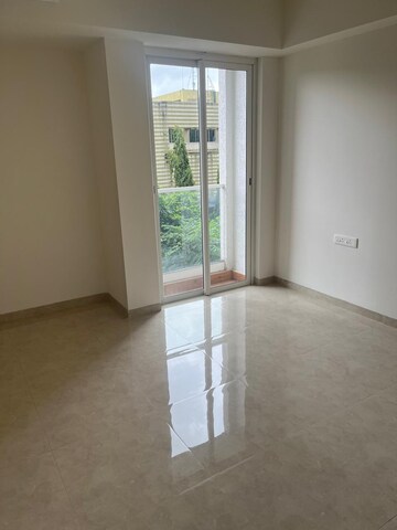 1 BHK Apartment For Rent in Indiabulls One Indiabulls, Pokhran Road No Two