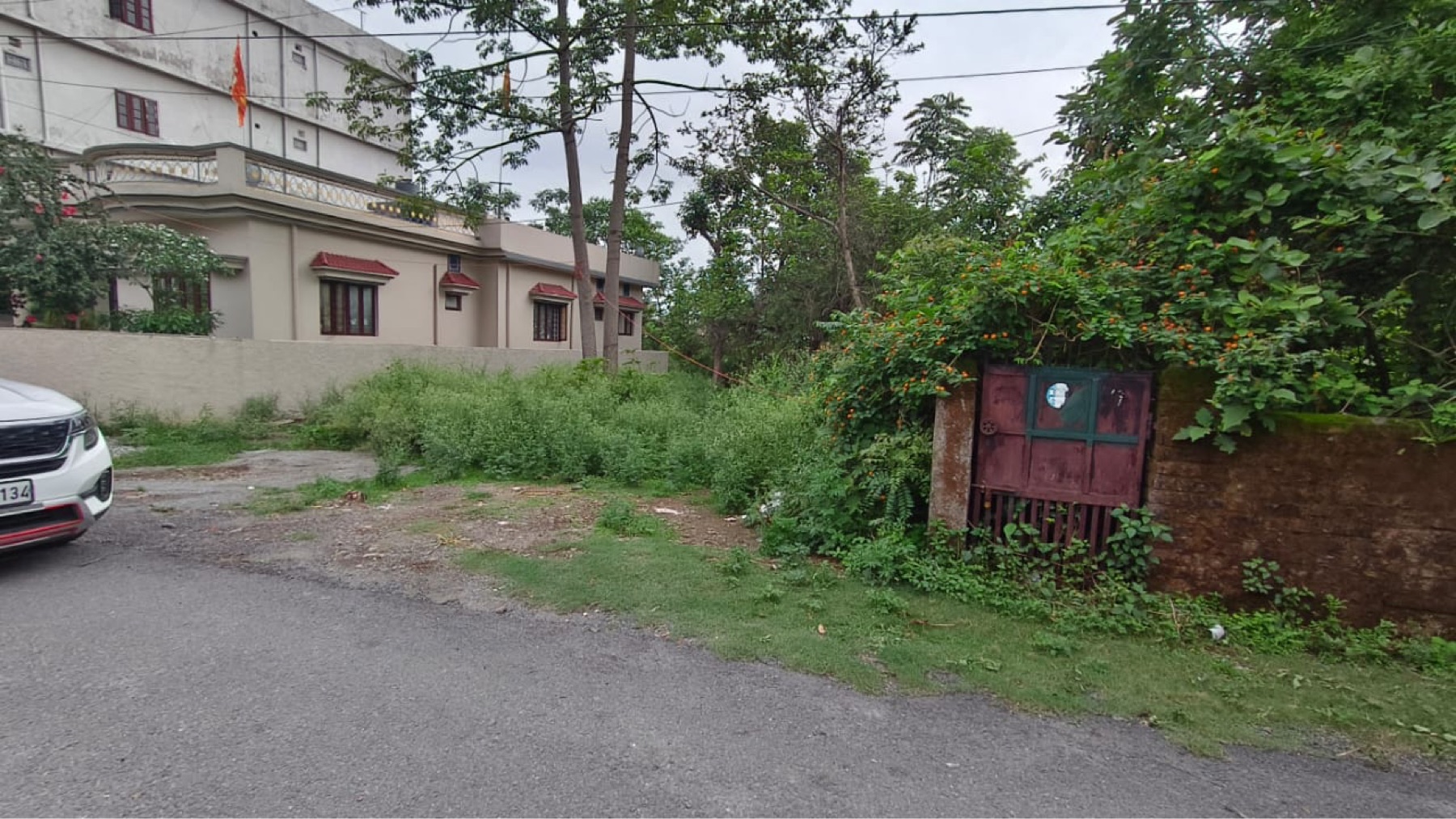 Plot For Sale in Shahastradhara Road