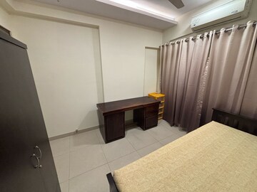 Room in 2 BHK Apartment at The Wadhwa Promenade, Ghatkopar West – for Rent