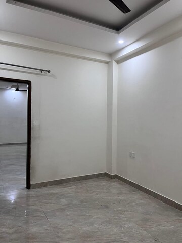 Room in 2.5 BHK Builder Floor at Ashok Vihar Sector 3, Sector 3 – for Rent