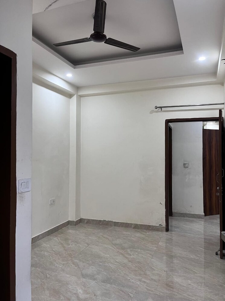 Room, ashok-vihar-sector-3 2.5 Bedroom 1208 Sq.Ft. Builder Floor In Sector 3 Gurgaon 8960784