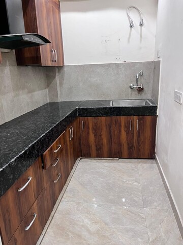 Kitchen in 2.5 BHK Builder Floor at Ashok Vihar Sector 3, Sector 3 – for Rent