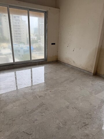 Room in 3 BHK Apartment at Mahim West – for Rent