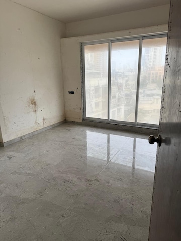 Room in 3 BHK Apartment at Mahim West – for Rent