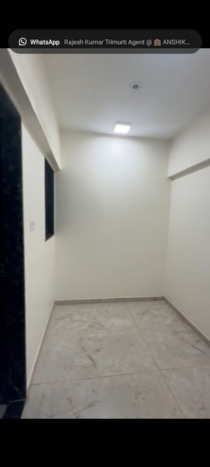 Room in 1 BHK Apartment at Kandivali East – for Sale