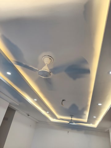 Furnished Amenities in 3.5 BHK Apartment at Rishita Manhattan, Gomti Nagar – for Rent