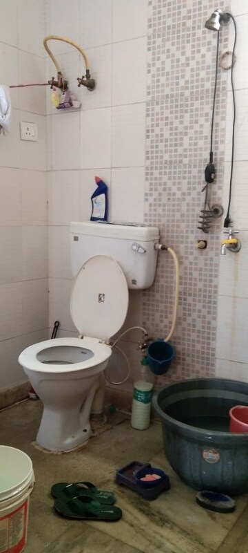 Master Bedroom in 2 BHK Builder Floor at Mehrauli – for Rent
