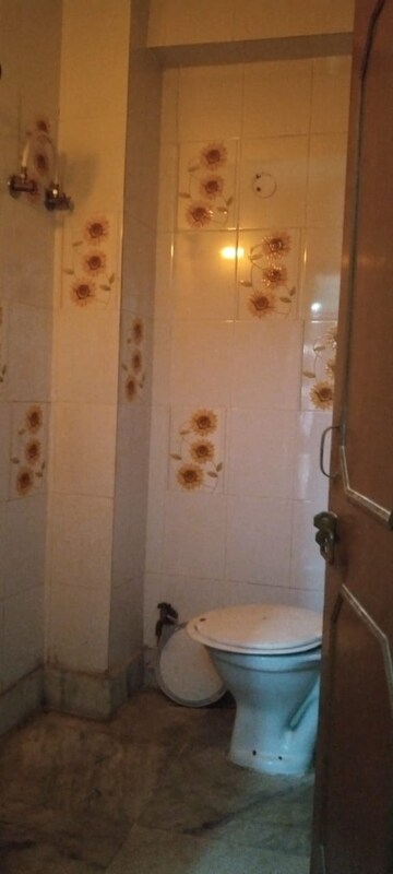 Furnished Amenities in 2 BHK Builder Floor at Mehrauli – for Rent