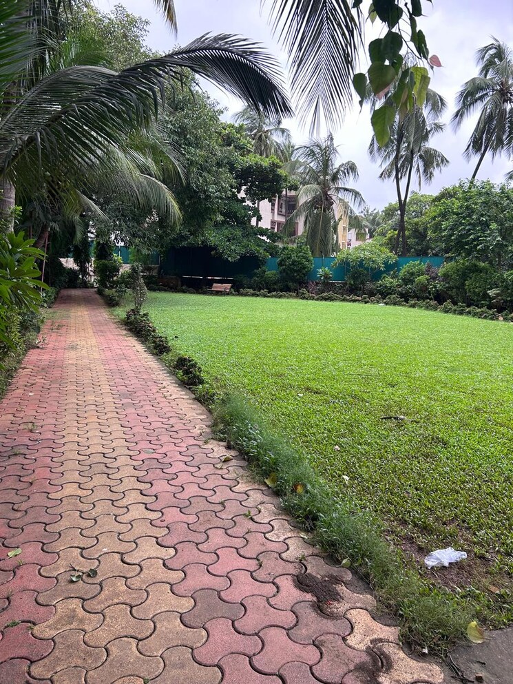 Garden, andheri west 2 Bedroom 750 Sq.Ft. Apartment In Andheri West Mumbai 8960880