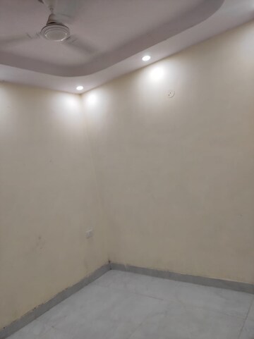 Room in 2.5 BHK Builder Floor at Mayur Vihar – for Rent